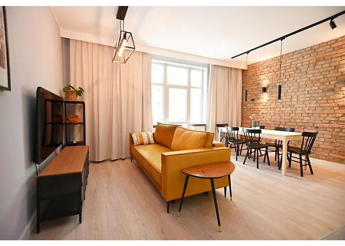 Victus Spacious Apartment Close To The Beach With A Work Space By Noclegi Renters