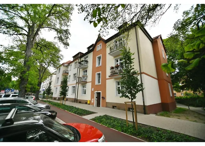 Victus Spacious Apartment Close To The Beach With A Work Space By Noclegi Renters